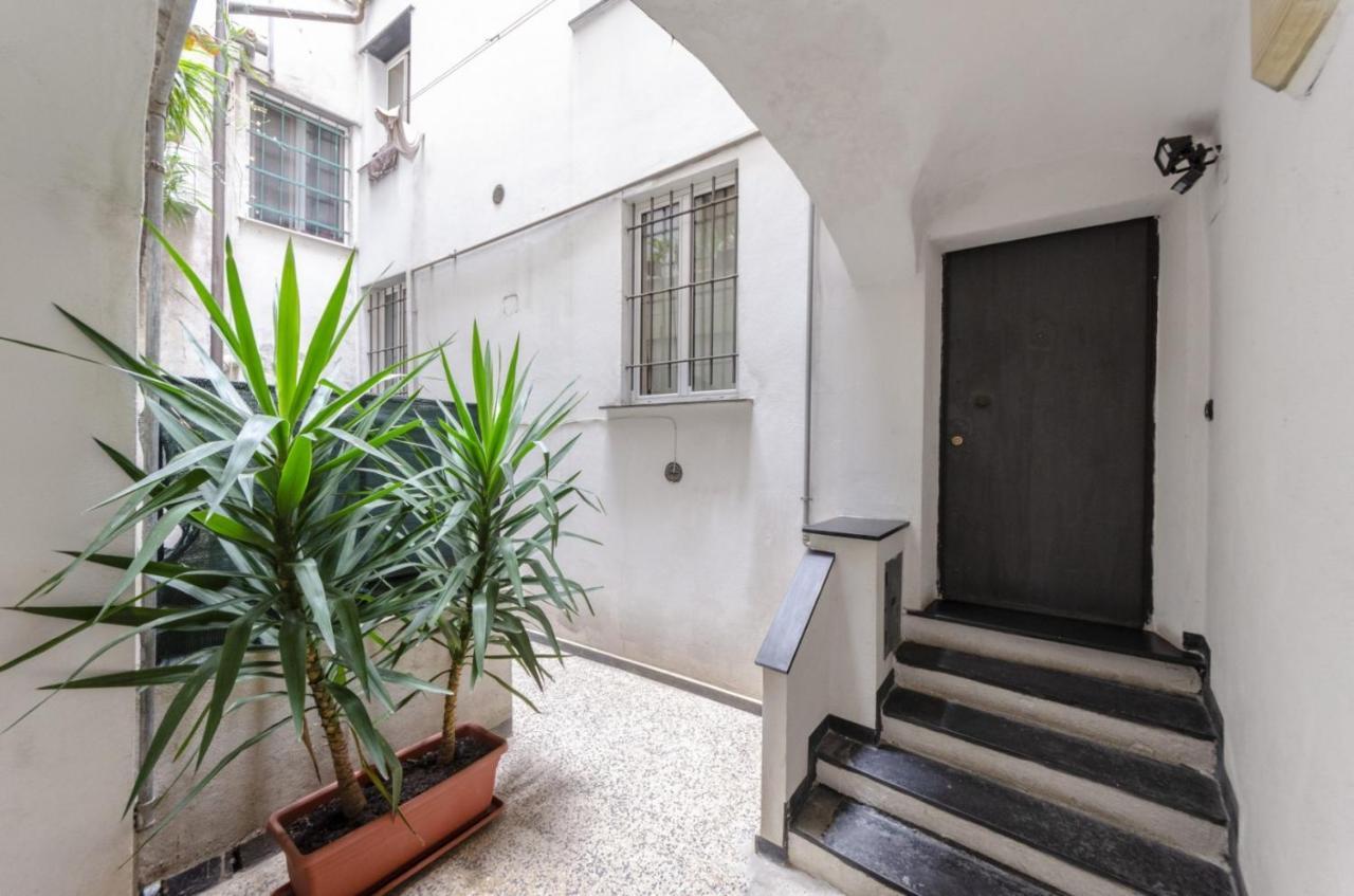 Apartamento Joivy Warm Family Flat For 9, Near Porto Antico Génova Exterior foto
