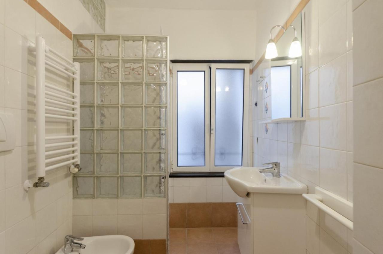 Apartamento Joivy Warm Family Flat For 9, Near Porto Antico Génova Exterior foto